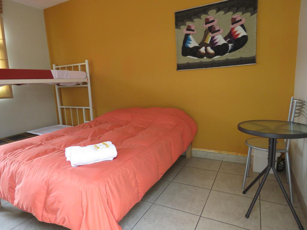 Casa Hualpa Hostel Lima Bagian luar foto
