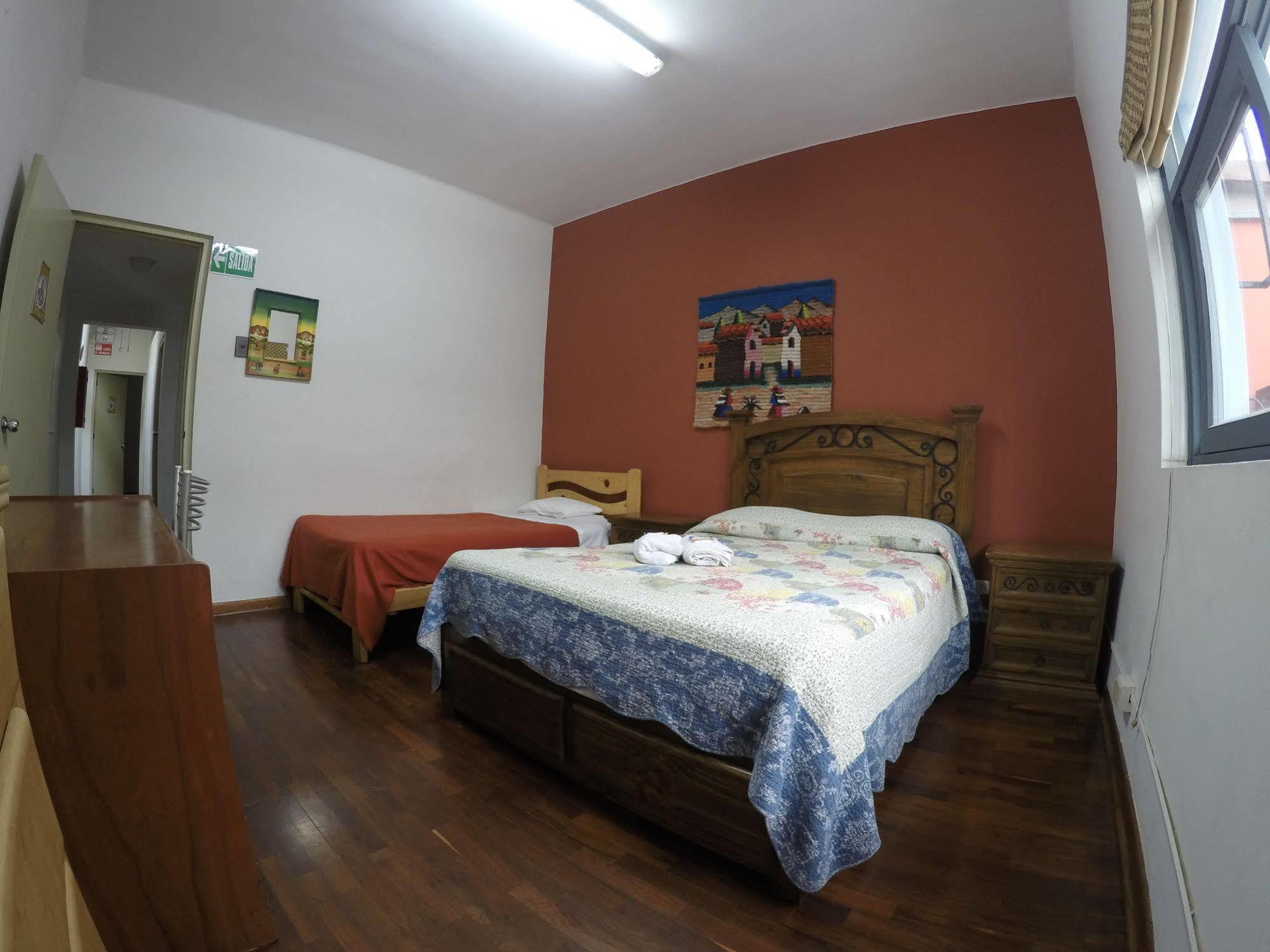 Casa Hualpa Hostel Lima Bagian luar foto