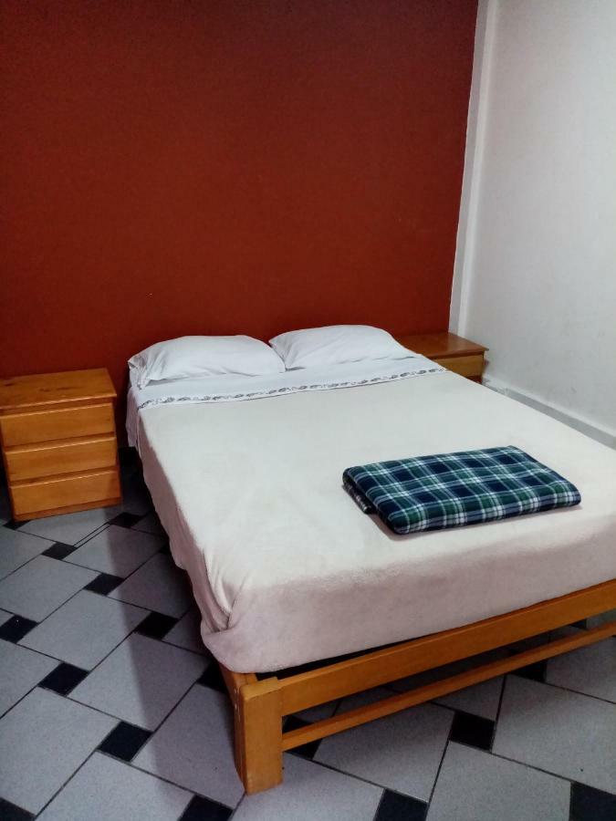 Casa Hualpa Hostel Lima Bagian luar foto