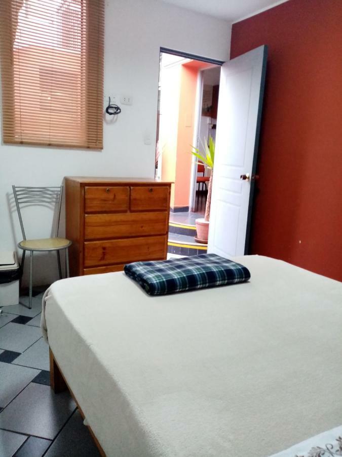 Casa Hualpa Hostel Lima Bagian luar foto